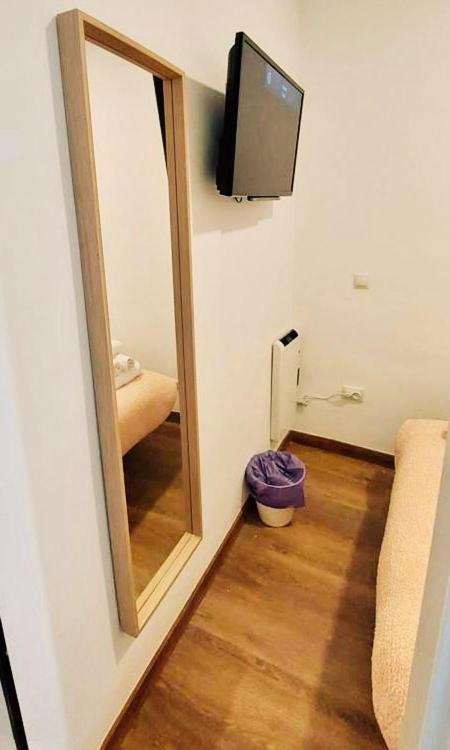 Gran Via Sol Rooms Madrid Eksteriør bilde